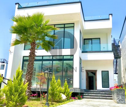 فروش ویلا در نوشهر نخ شمال استخردار