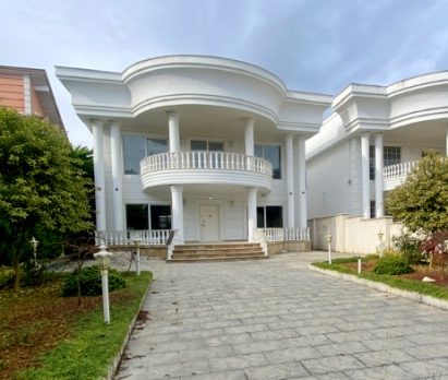 خرید ویلا کلاسیک سنددار شهرکی در نوشهر